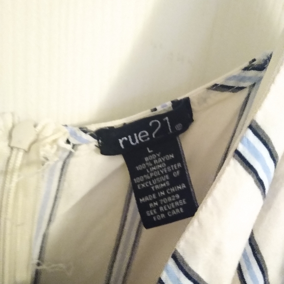 Dress/romper - Picture 3 of 3